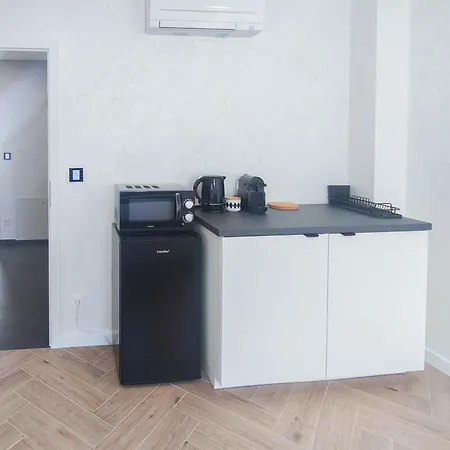 Alfa Doppelzimmer Teekueche Porsche Bosch L Gemeinschaftsbad Wifi Smarttv L Double With Kitchenette And Shared Bathroom Bs21a7 Štutgart