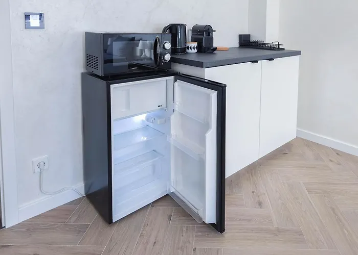 Alfa Doppelzimmer Teekueche Porsche Bosch L Gemeinschaftsbad Wifi Smarttv L Double With Kitchenette And Shared Bathroom Bs21a7 アパート シュトゥットガルト