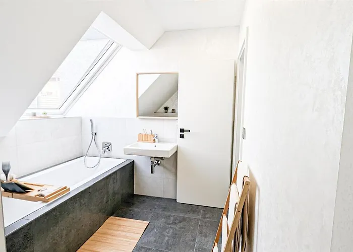 Alfa Doppelzimmer Teekueche Porsche Bosch L Gemeinschaftsbad Wifi Smarttv L Double With Kitchenette And Shared Bathroom Bs21a7 アパート シュトゥットガルト