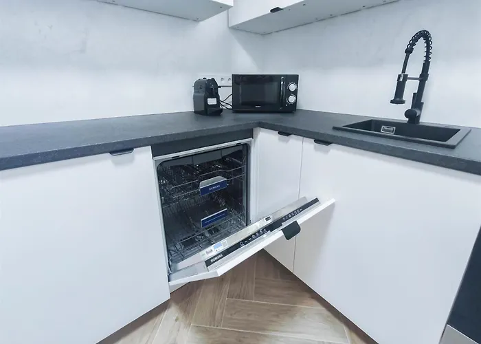 Alfa Doppelzimmer Teekueche Porsche Bosch L Gemeinschaftsbad Wifi Smarttv L Double With Kitchenette And Shared Bathroom Bs21a7 アパート