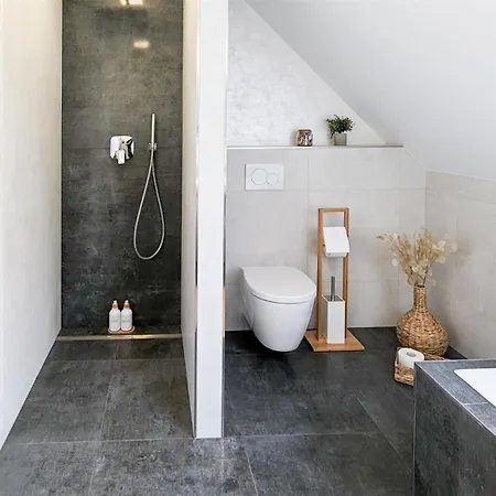 Appartement Alfa Doppelzimmer Teekueche Porsche Bosch L Gemeinschaftsbad Wifi Smarttv L Double With Kitchenette And Shared Bathroom Bs21a7 Stuttgart