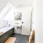 Alfa Doppelzimmer Teekueche Porsche Bosch L Gemeinschaftsbad Wifi Smarttv L Double With Kitchenette And Shared Bathroom Bs21a7 Apartman Stuttgart